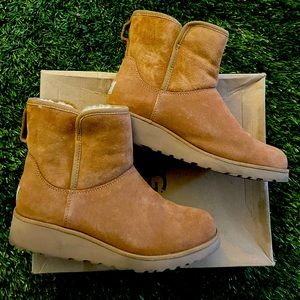 Ugh Boots 🍁🍃 Perfect for Fall/Winter Season